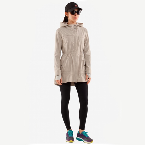 LULULEMON Après Practice Anorak Hooded Jacket in Classic Tan Size 12 - Picture 1 of 15